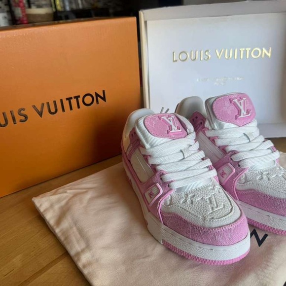 Louis Vuitton Shoes - Louis Vuitton Trainers Pink & White Women's Low-Top Sneakers